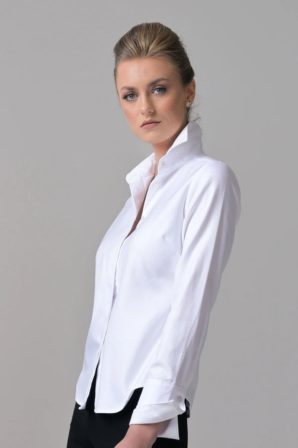 The Essential Guide to Women's Dress Shirts for Professionals